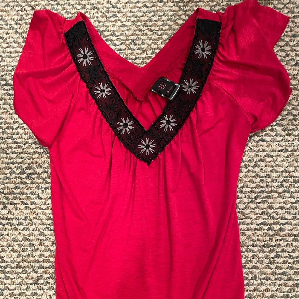 Women’s Red/ Black Short Sleeve Blouse Size Small